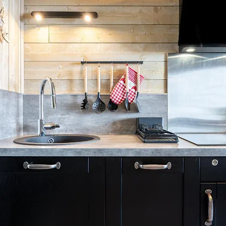 Apartment C21 *